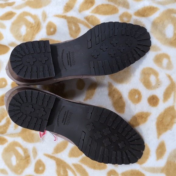 BLONDO,Women's Taupe Ankle Boots - Picture 5 of 6